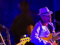 Amigos - Tribute to Santana  Claude Jeannet à la guitare et Tony Grisostomi aux congas et timbales