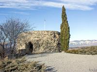 Autour d'Upaix  La tour d'Upaix. Ancienne tour de guet du château aujourd'hui disparu ...