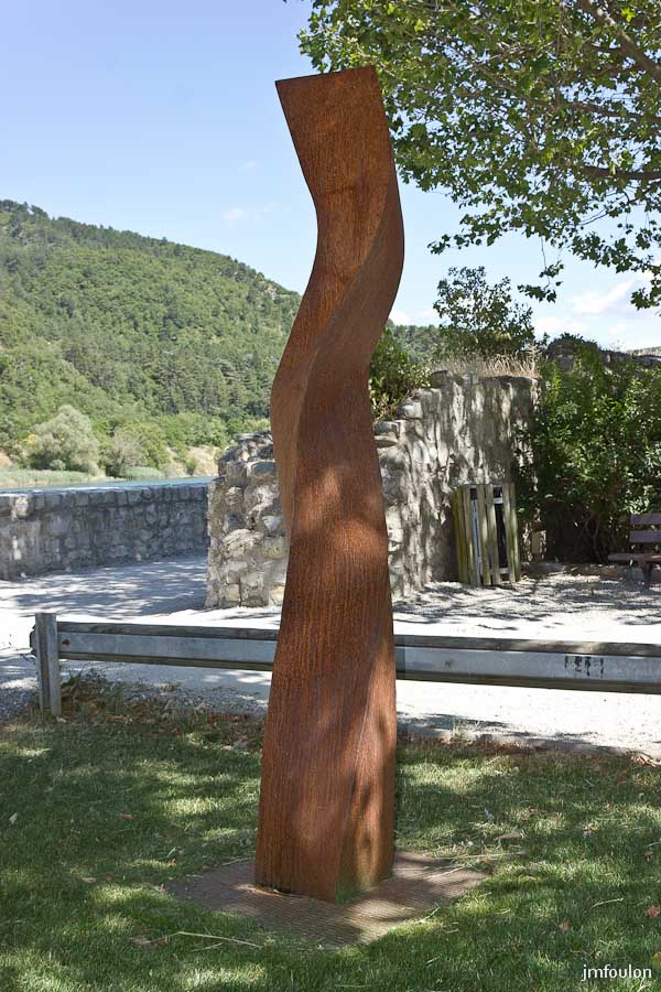 schmid-ogm-2.jpg - Michel Schmid - OGM (Obélisque Génétiquement Morniflé)