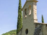 Eglise paroisiale de Bevons (XVII)  Le pignon Ouest prolongé par le clocher-mur et renforcé de deux contreforts