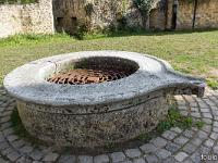 Château de la Madeleine - Chevreuse  Le puit