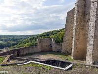 Château de la Madeleine - Chevreuse  Vue vers l'Ouest