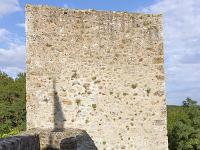 Château de la Madeleine - Chevreuse  Tour carrée au Sud/est du château