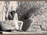 Femmes je vous aime ! ...  Jeune femme pensive