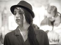 Femmes je vous aime ! ...  Elégante jeune fille