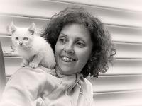 Femmes je vous aime ! ...  Irina et le chaton