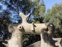 Fondation Maeght  Labyrinthe Miro (Le grand arche - 1963) ...