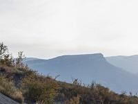 Houlettes - Pierre Avon  Demi-tour sur moi-même pour une vue vers le Sud/Ouest, la montagne de Sumiou et les crêtes de Lure