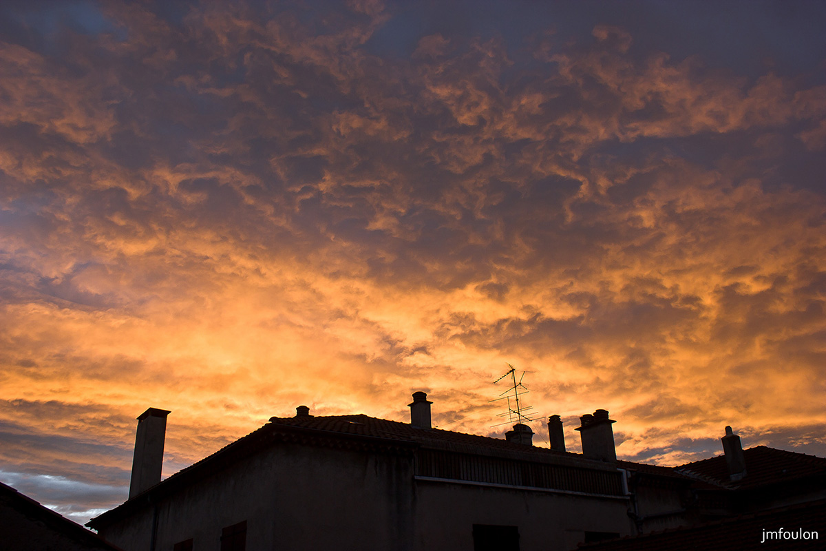 Photos du mois - Archives  Ciel de feu sur Sisteron