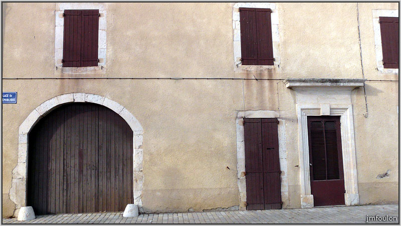 banon-bas-10web.jpg - Maison place de la République
