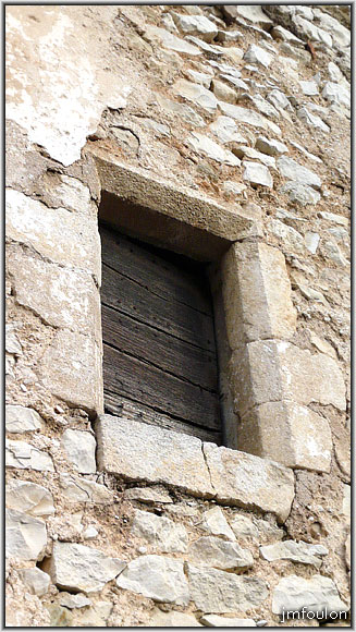 banon-bas-45web.jpg - Ouverture au dessus de la porte