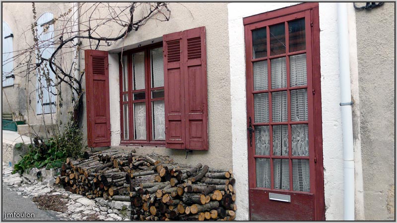 banon-bas-53web.jpg - Façade rue de la Bourgade