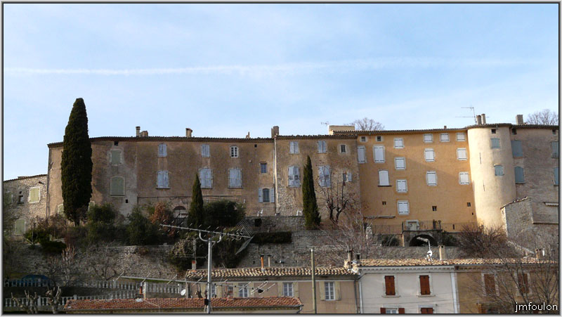 banon-04web.jpg - Maisons sur les remparts au nord