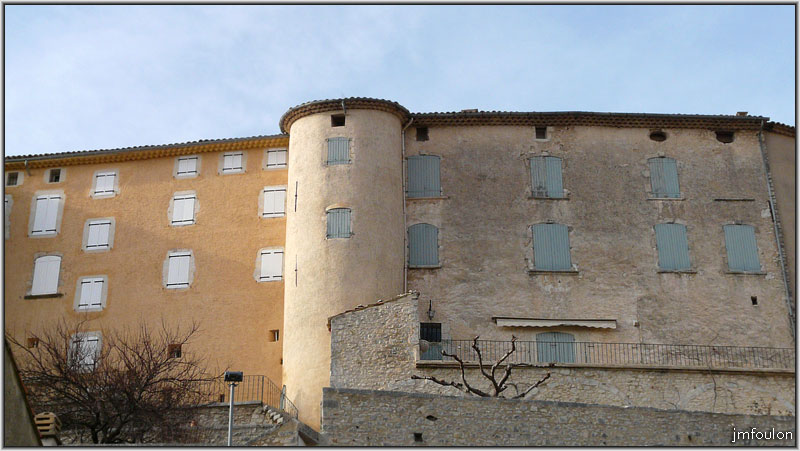banon-06web.jpg - Maisons sur les remparts au nord
