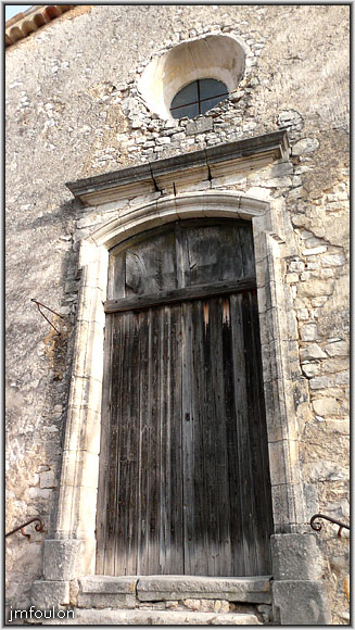 banon-103web.jpg - Entrée principale de l'église Saint-Marc et l'oculus qui la surplombe