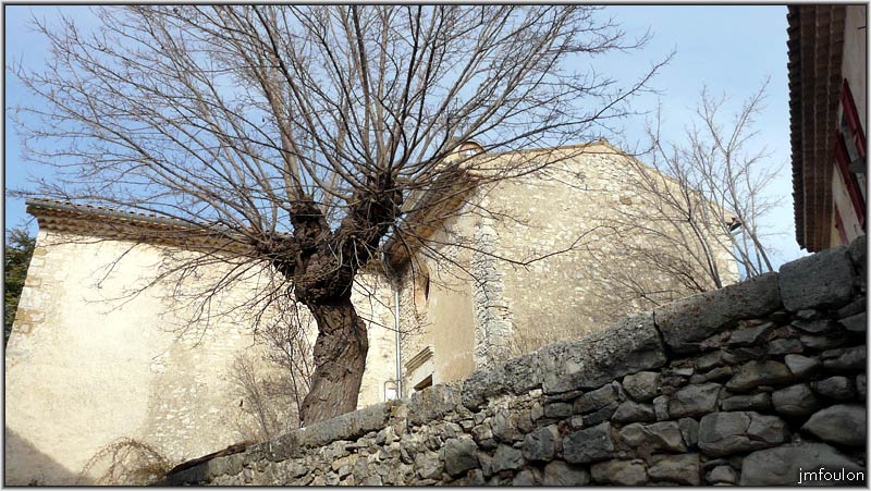 banon-105web.jpg - Vue sur l'église depuis la rue du Four Banal que nous allons prendre maintenant