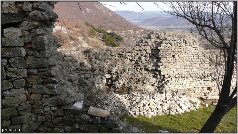 banon-123web.jpg - Vestiges du rempart ouest