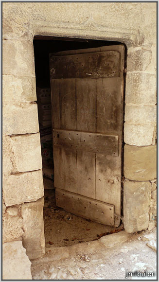 banon-71web.jpg - Porte sous ce couvert