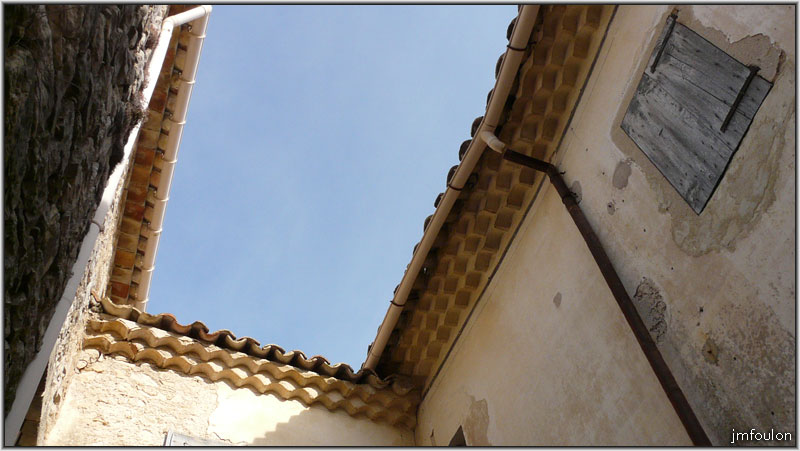 banon-80web.jpg - Le ciel vue de la rue des Arcades