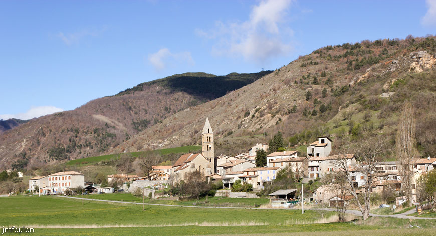 bayons-ch-fer-combe_03.jpg - Bayons (autre vue)