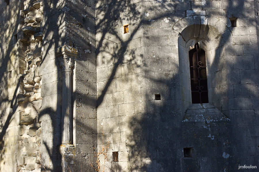 carluc-06-2.jpg - Jonction de la façade Sud et du chevet