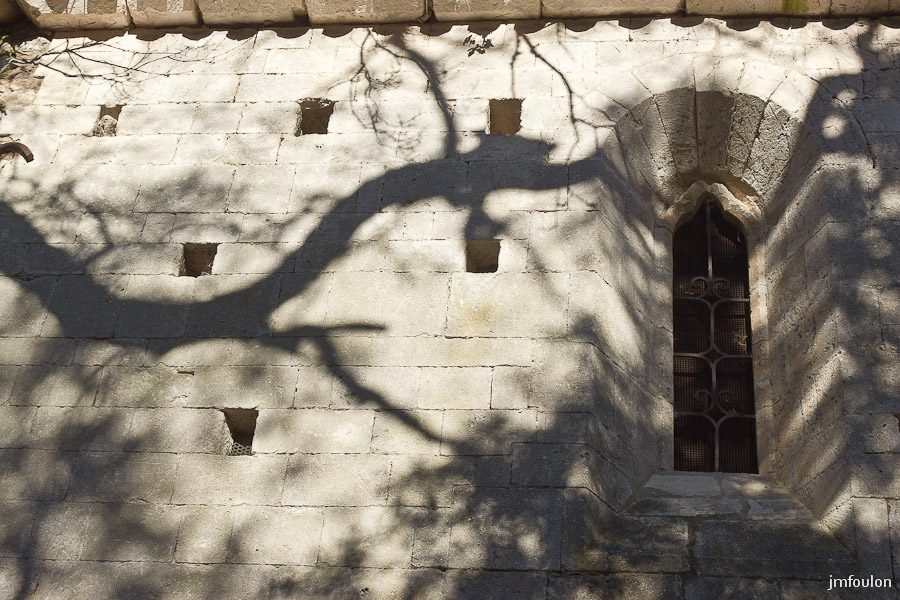 carluc-09-2.jpg - Trous de boulin et ouverture de la façade sud