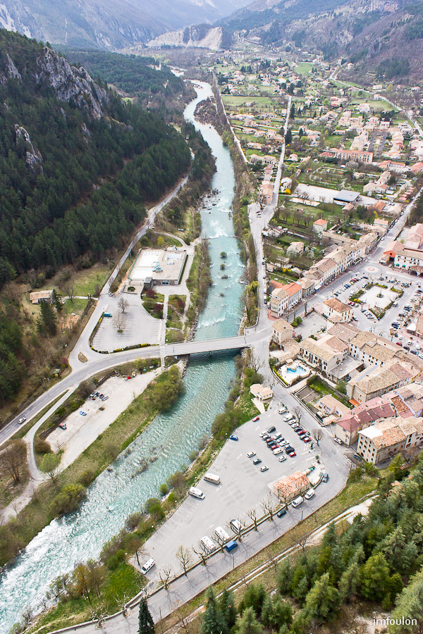 castellane-nd-roc-056.jpg - Vue sur le Verdon depuis le rocher