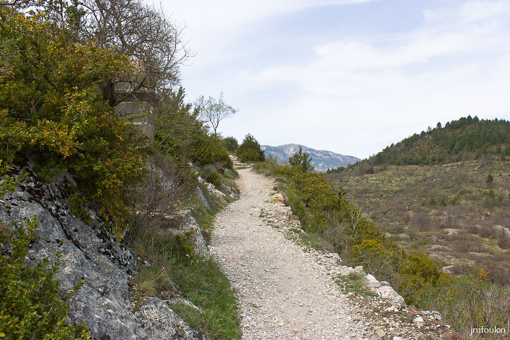 castellane-nd-roc-058.jpg - Resdescendons et rendons nous dans les ruines de Pétra Castellana