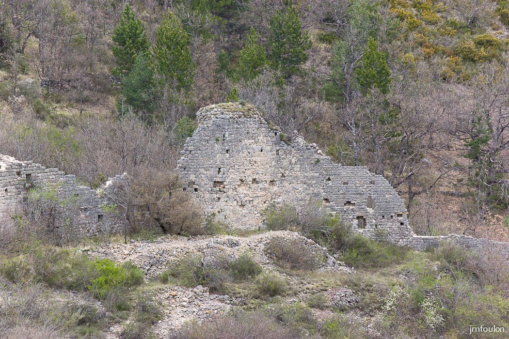 castellane-nd-roc-066.jpg - Vestiges du rempart Nord