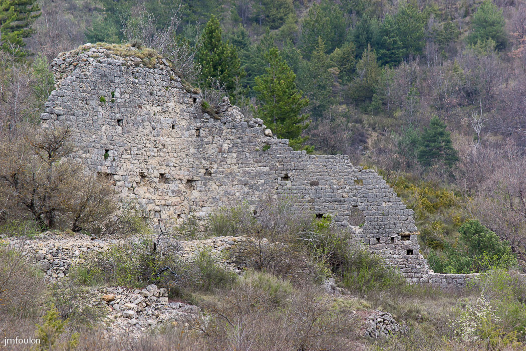 castellane-nd-roc-068.jpg - Vestiges du rempart Nord