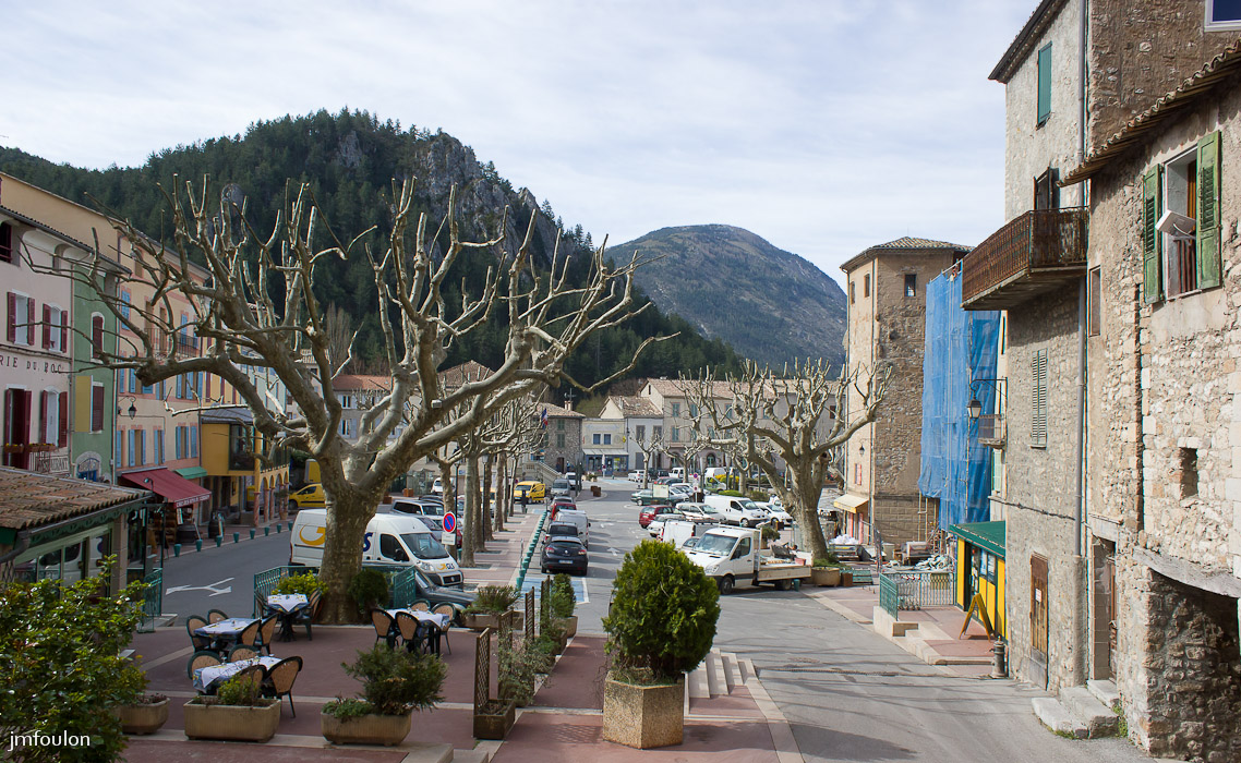 castellane-034.jpg - Castellane - Place de l'Eglise