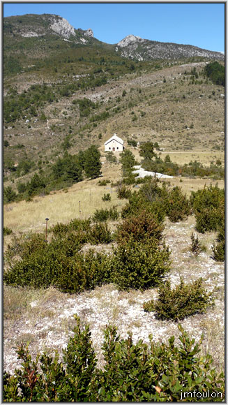 st-claude-21web.jpg - ... au travers de cet adret semi-désertique !