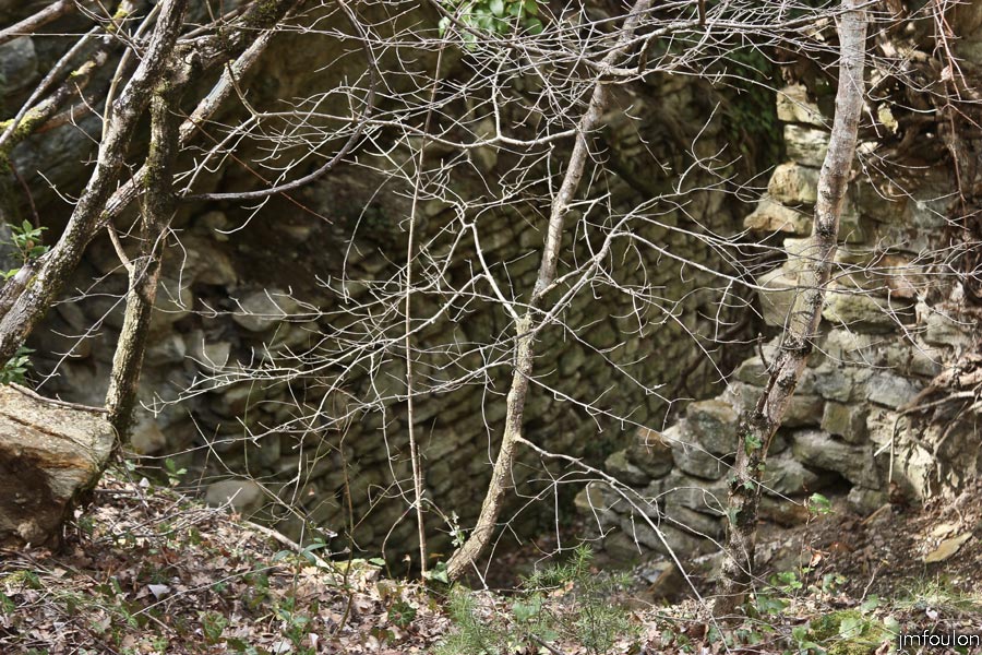 st-donat-haut-18web.jpg - St Donat le Haut - L'autre accès se faisait par une porte au Sud à laquelle on accédait par un escalier extérieur aujourd'hui disparu