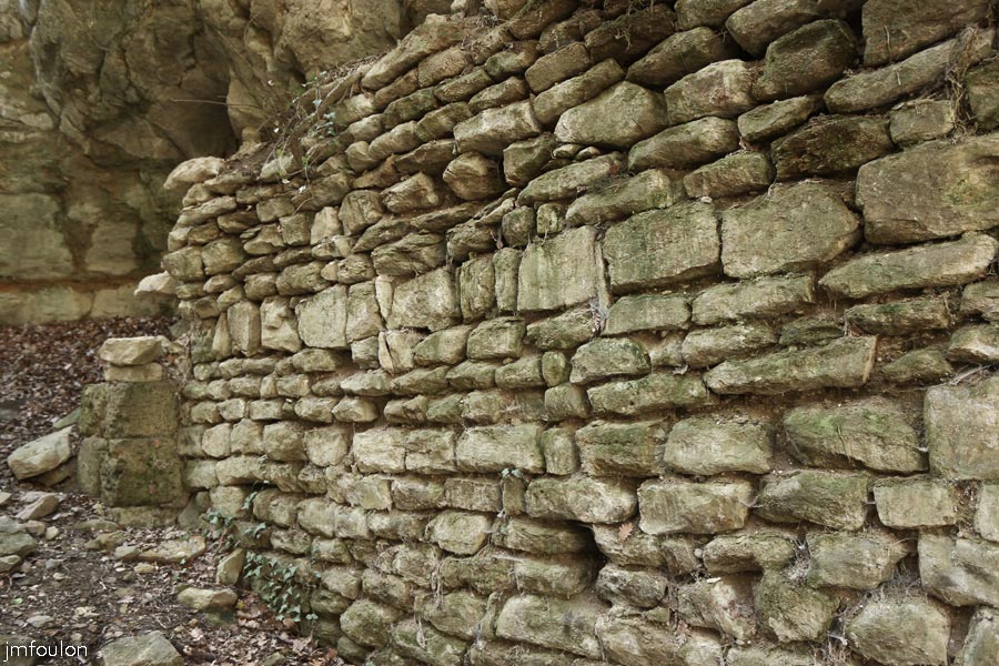 st-donat-haut-23web.jpg - St Donat le Haut - Le mur Ouest