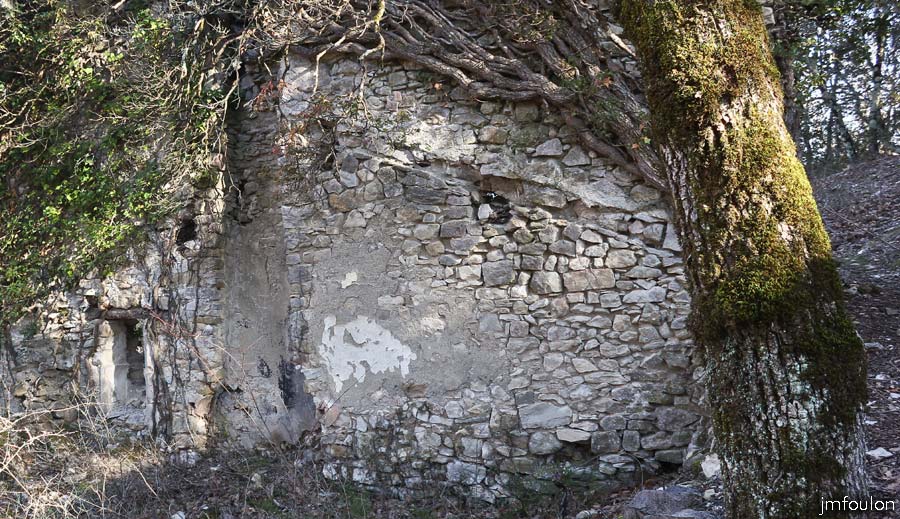 st-donat-48web.jpg - Saint Donat le Bas - Une autre ruine à l'Est de l'église