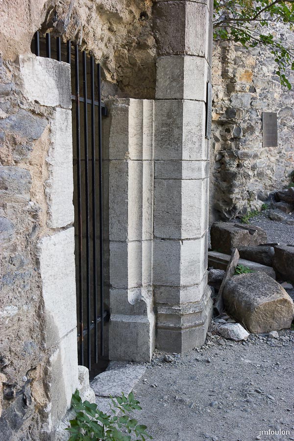 ch-tallard-inter-039.jpg - Entrée de la Tour de l'Escalier.