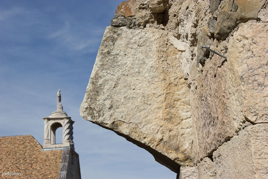 ch-tallard-inter-052.jpg - Départ d'un arc sur la Tour Est.