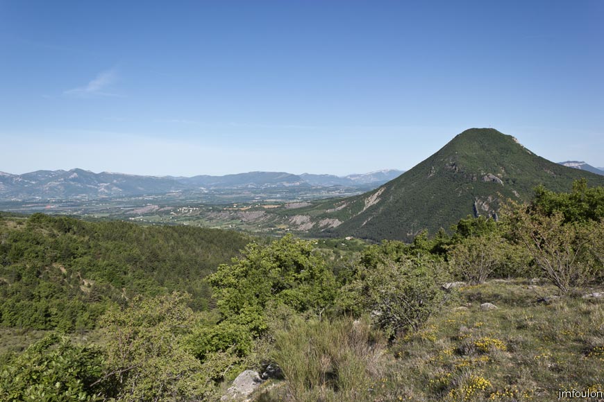 rav-terre-basse-12.jpg - Autre vue sur Hongrie plus à l'Ouest. A gauche on aperçois Valernes et le plateau de Vaumeilh (vallée de la Durance)