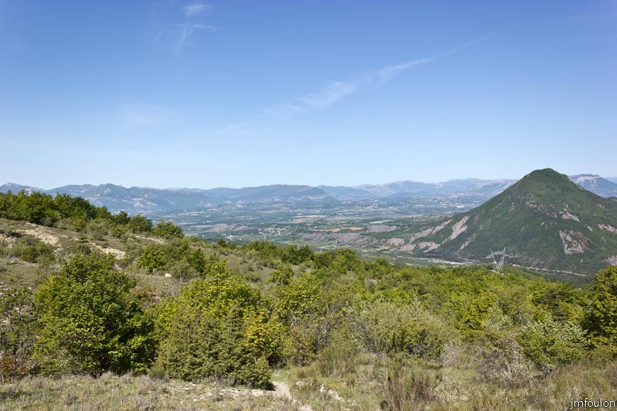 rav-terre-basse-29.jpg - Une autre vue vers le Nord-Ouest. A droite Hongrie