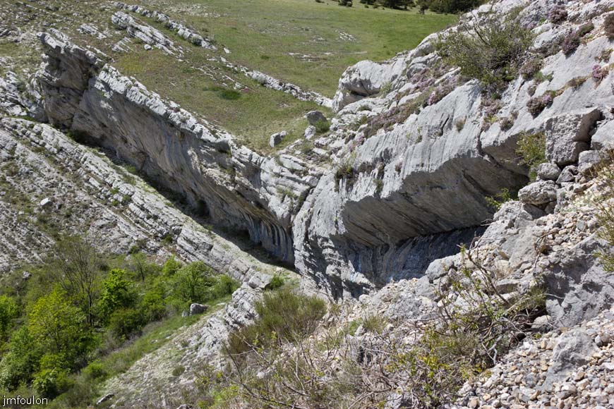 rav-terre-basse-52.jpg - Le rocher