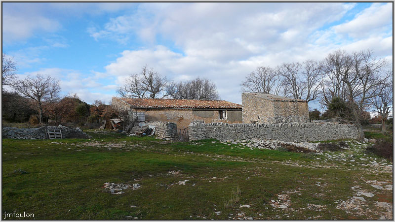chateauneuf-05web.jpg - Le 1er Jas ( voir carte en début de galerie ). Celui-ci est encore en activité.