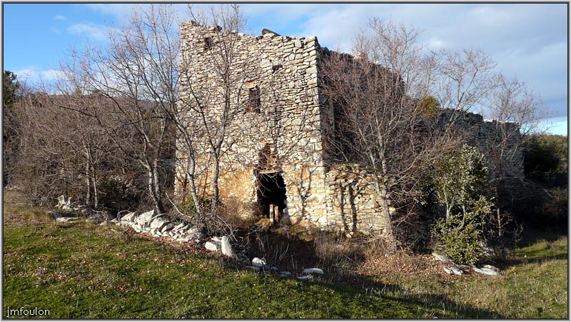 chateauneuf-13web.jpg - Le second Jas ( autre vue ) ...
