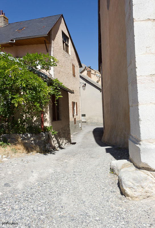 chorges-11.jpg - Le vieux bourg de Chorges - Rue de l'Eglise