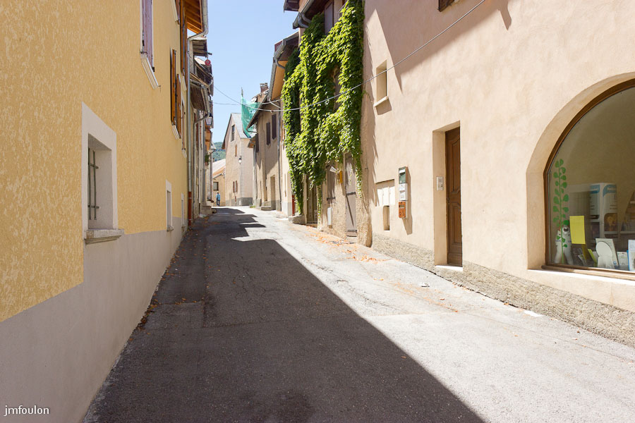 chorges-29.jpg - Le vieux bourg de Chorges - Autre vue