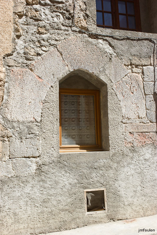 chorges-31.jpg - Le vieux bourg de Chorges - Vestige d'une vieille ouverture