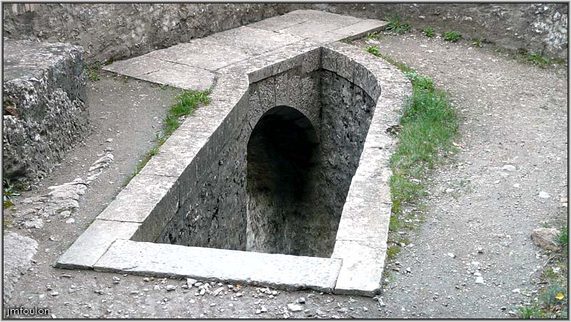 cita-166web.jpg - Trémie de l'escalier que nous venons d'empreinter