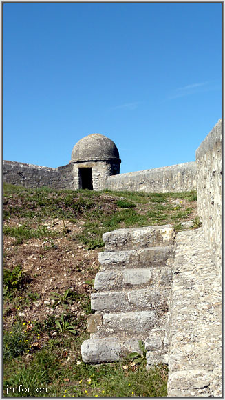 cita-65web.jpg - Rempart et guérite est