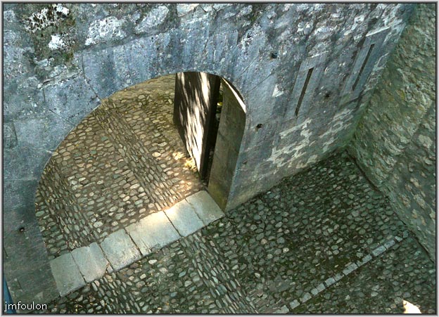 cita-84web.jpg - Deuxième porte nord. En effet, cette porte est double