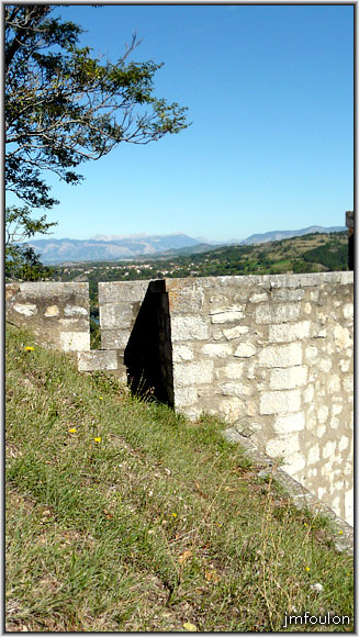 cita-93web.jpg - Vue vers le nord depuis la contrescarpe