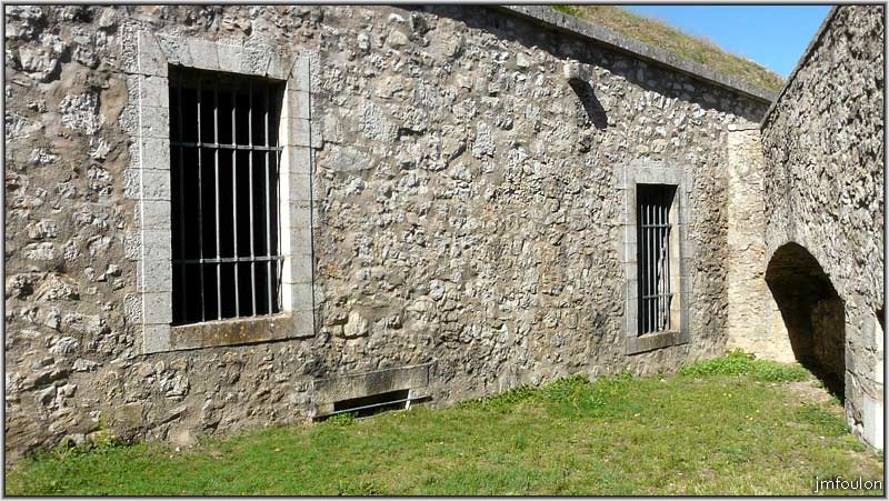 cita-97web.jpg - De l'autre côté du passage